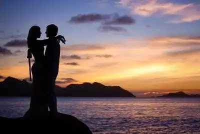 恩爱夫妻的经典句子朋友圈撒狗粮必备恩爱金句