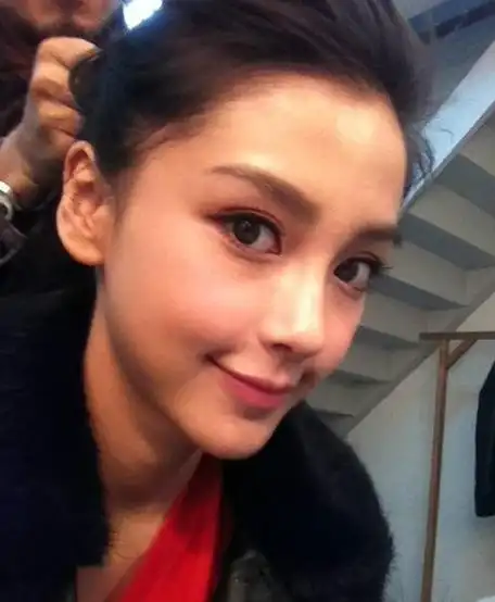 特别惊喜来看看@angelababy近十年的自拍baby自拍技术是不是在倒退