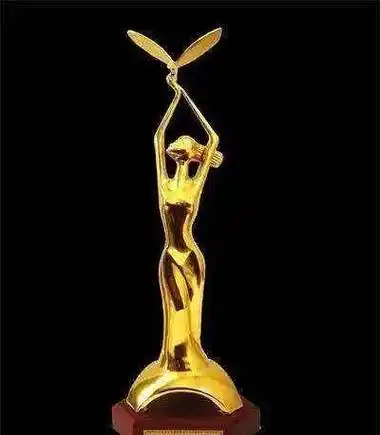 盘点五位我们电视剧三大奖,"大满贯"的男演员_张国立_奖项_获奖