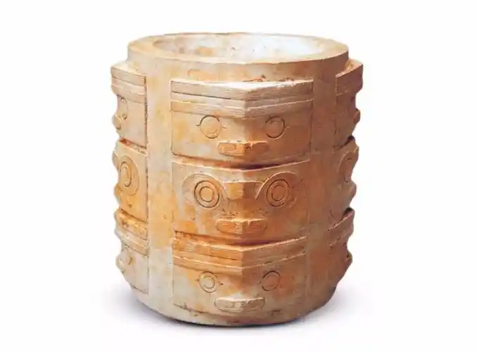 据不完全统计,世界上公私文博机构和私人藏家,拥有的良渚文化玉琮