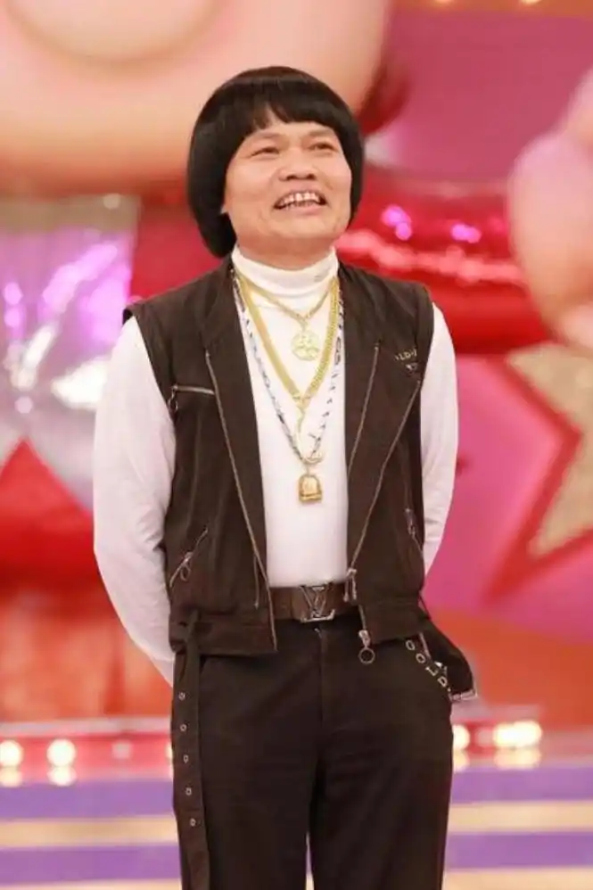 八两金的老婆八两金遭遇人财两空