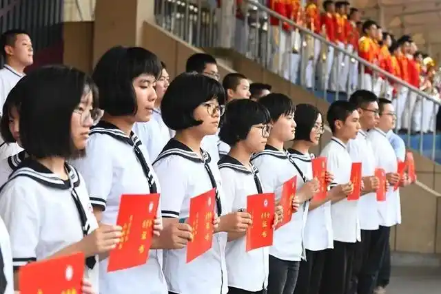 西安铁一中学举行2020秋季开学典礼:《开学第一课》的他是校友