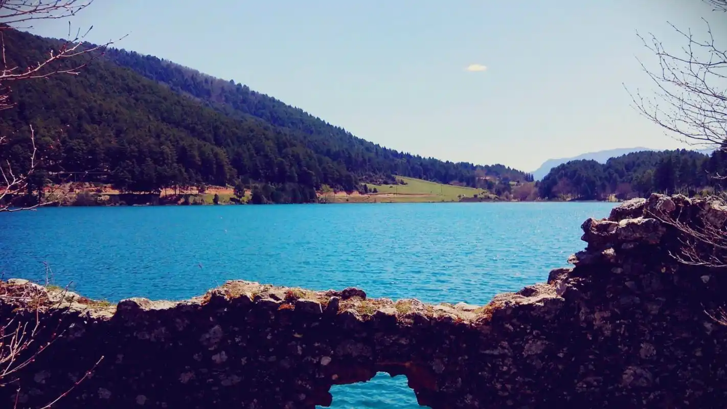 首页 桌面壁纸 风景壁纸 宁静的湖泊高清宽屏壁纸1920_1080手机