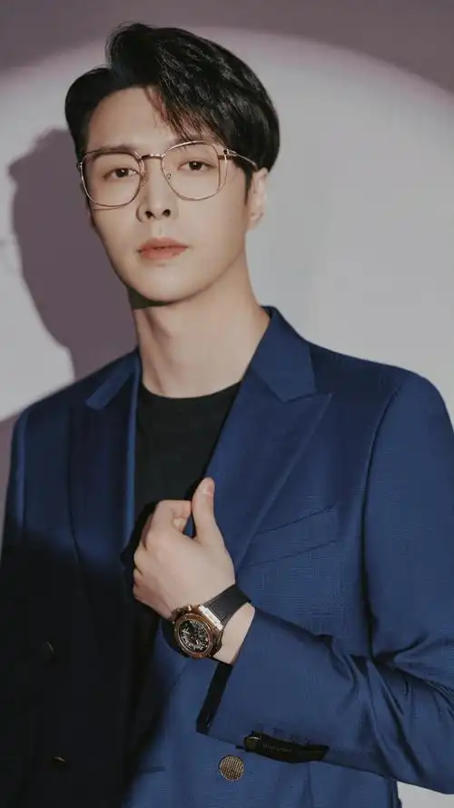 张艺兴婚姻运势占卜