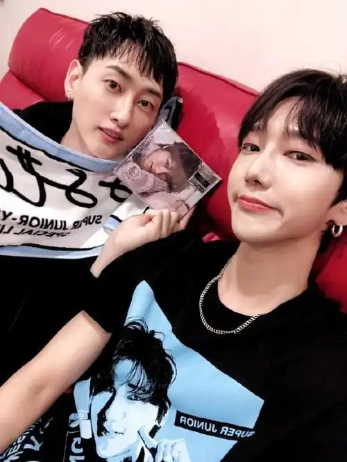 拖孩女孩嗨起来!银赫昨日现身艺声solo日巡东京场现场