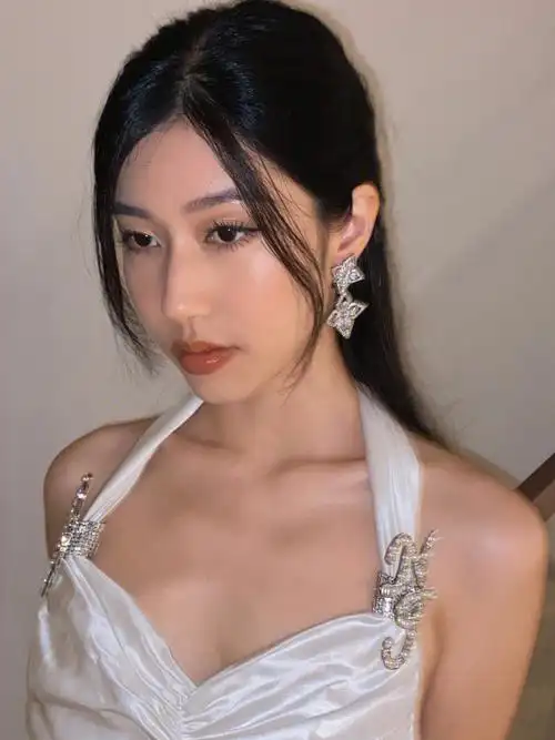 nj创造101歌手吴映香展现青春活力