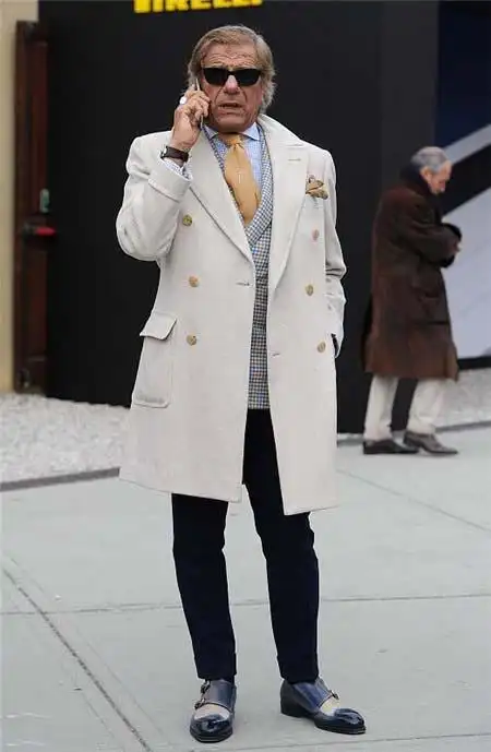 从意大利街头学习西装搭配西装团购也是可以的