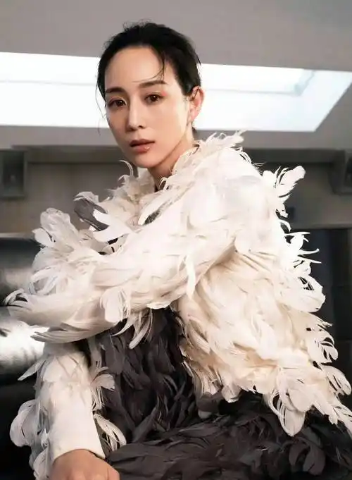 上个月有爆料说张钧甯年底结婚,但距离2024年也没有几天了,有人问这