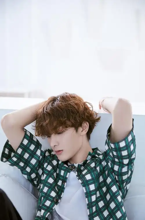 朱正廷男友风帅气写真图片39