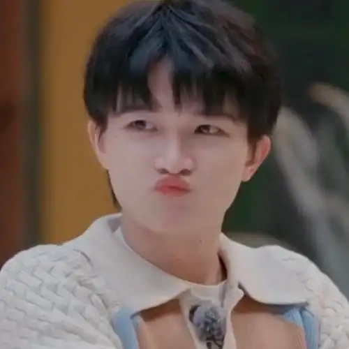 周深超话#周深太可爱了#含99量(?)日益增高ing@卡布叻_周深