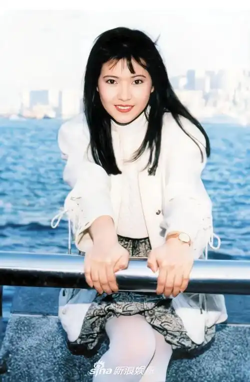 如何评价蓝洁瑛长相? - 知乎