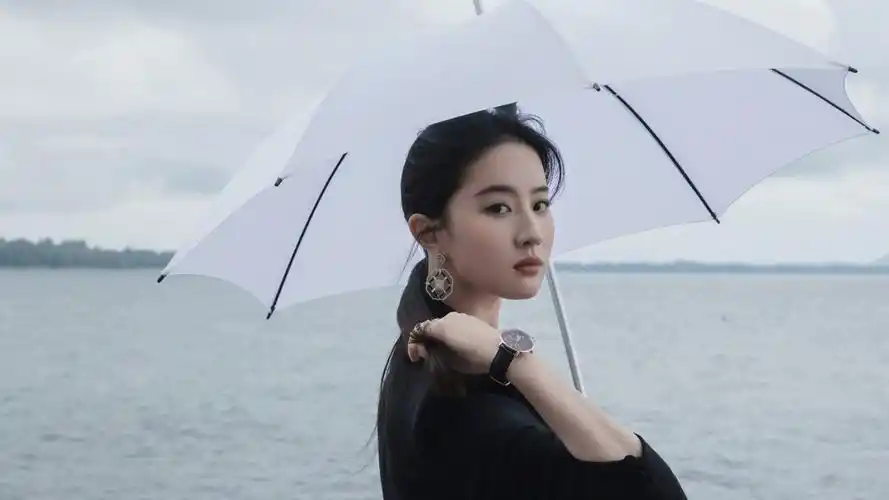 刘亦菲西装个性壁纸77