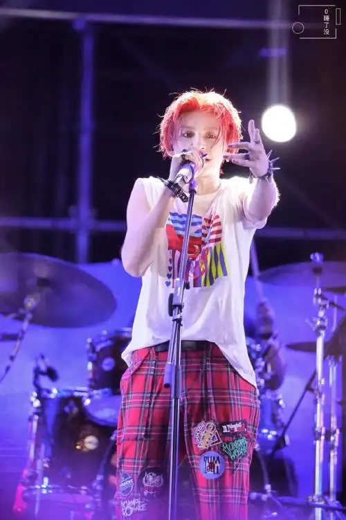 小鬼小丑造型##小鬼王琳凯音乐节