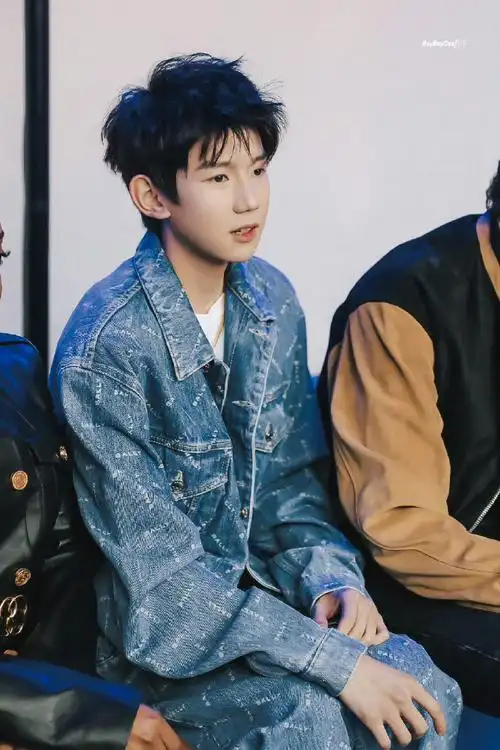 王源米兰看秀图