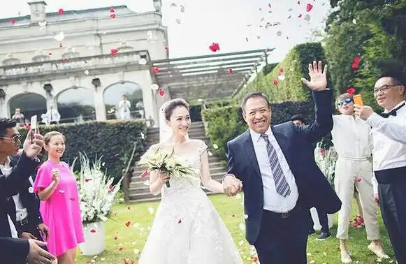 徐佳宁前妻前妻是谁