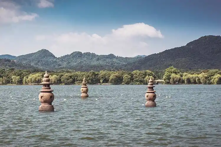 杭州西湖三潭印月