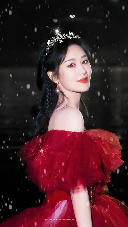 杨紫酒红色星光公主裙##湖南卫视跨年晚会