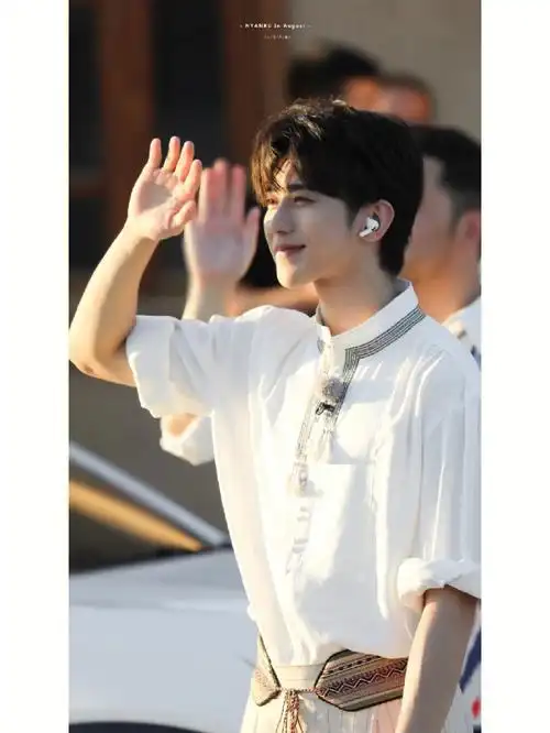 蔡徐坤奔跑吧下班