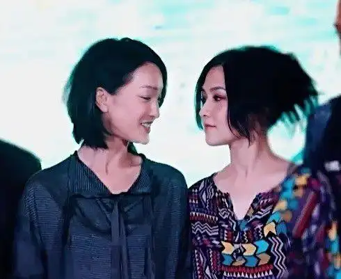 身为演员的周迅是小魔女范晓萱的粉丝