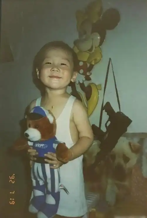 德云男团童年照郭德纲可爱秦霄贤还是个小哭包