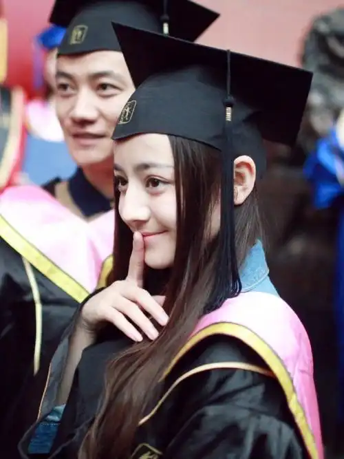 是从小美到大的热巴,大学时期好青涩!|迪丽热巴_新浪新闻