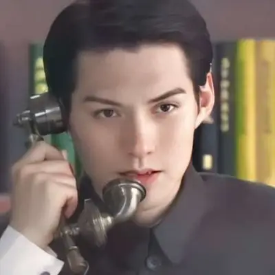 严宽/严屹宽 人间神颜 谁家翩翩少_男生头像_我要个性网