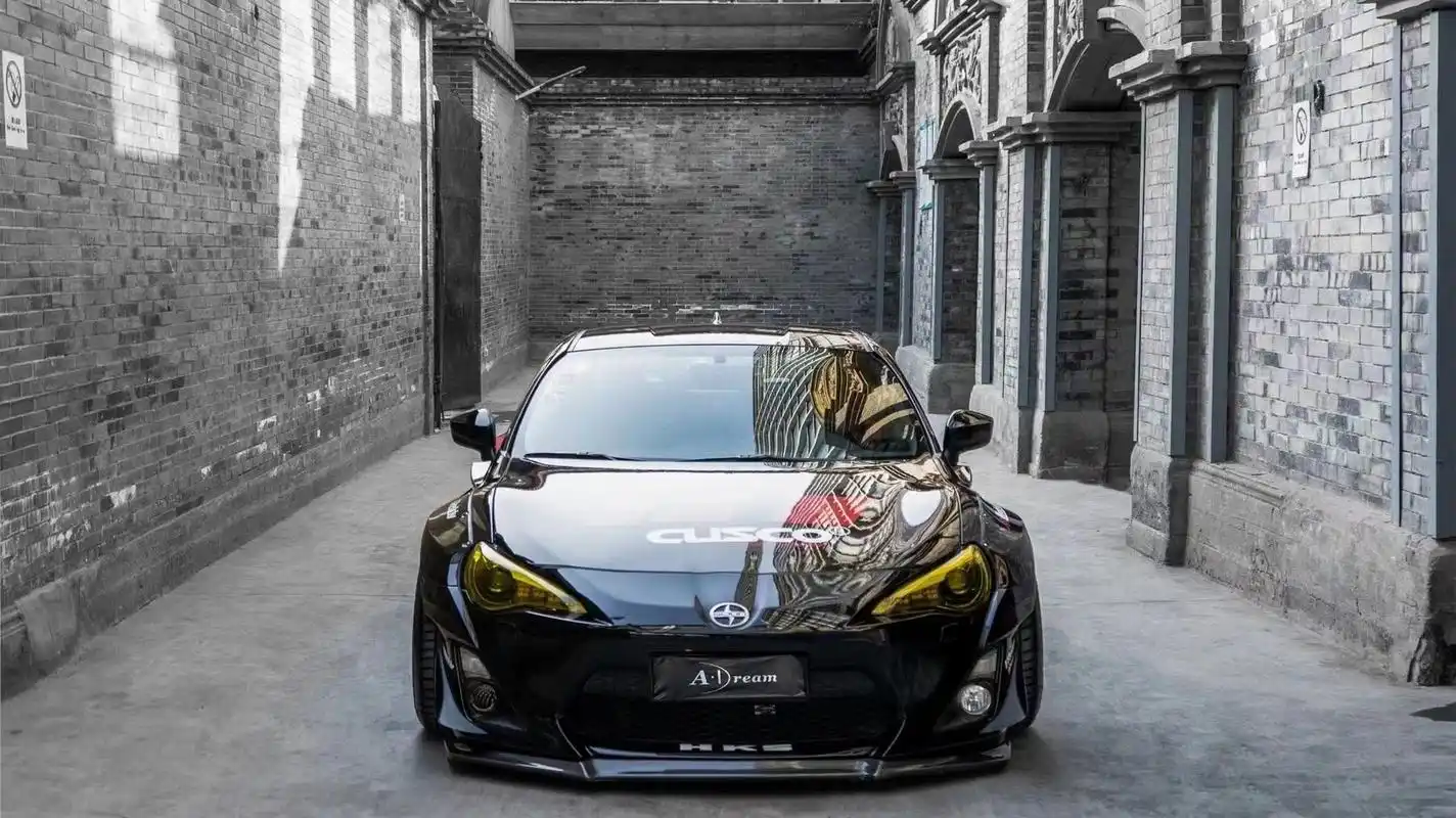 阿呆车服·漆面改色膜——丰田86经典红与黑拼接