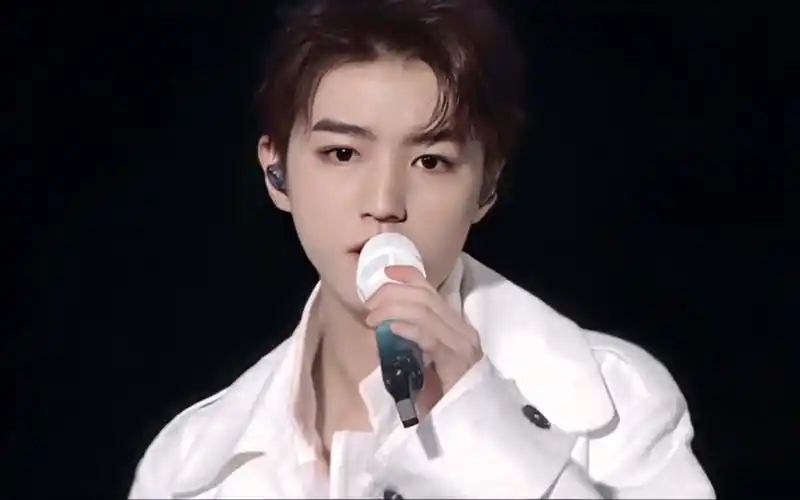 王俊凯|【此刻之外】十九岁生日会现场talk cut