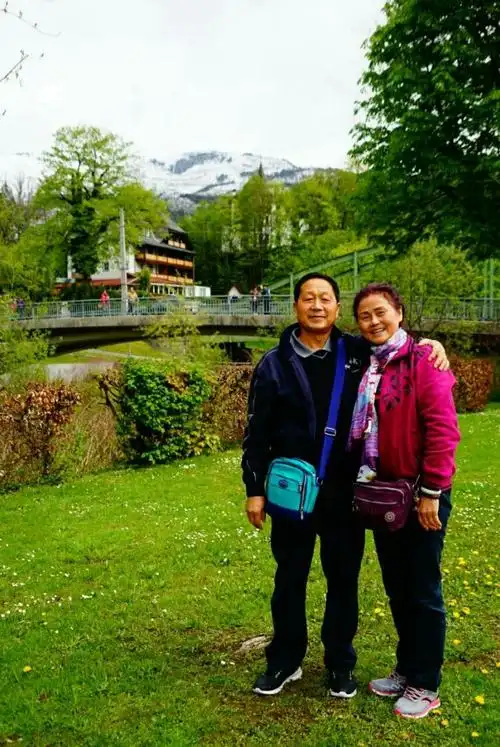 2016.4月20至5月7日,欧洲旅游两人合影照