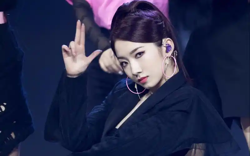 火箭少女101孟美岐181108腾讯v视界火箭少女孟美岐月亮警察直拍