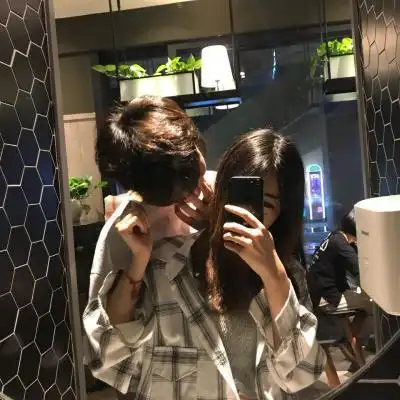 适合00后很罕见又很好看的情侣头像真人