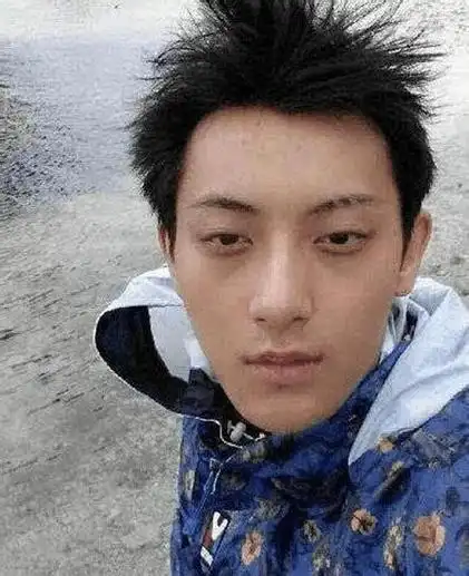 no3邓伦邓伦卸妆前和卸妆后真的完全看不出来,绝对是真正的美男子