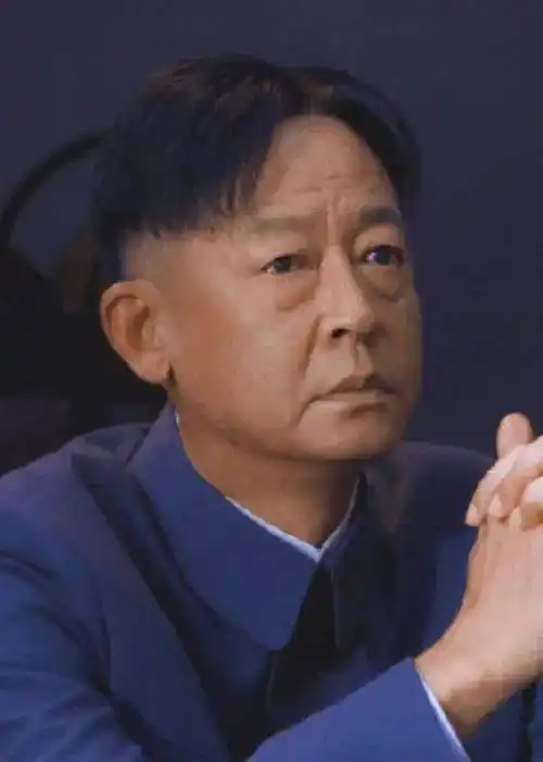 明星热衷割眼袋,有人立马年轻20岁,有人却僵到笑不出来_丁海峰_郭京飞