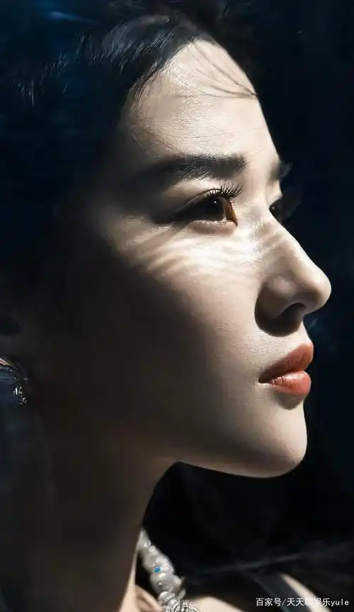 刘亦菲这个侧颜!又是美貌杀人!