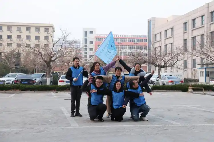 在破冰起航创意亮相后,进行了紧张活泼的4组团队合作竞技活动