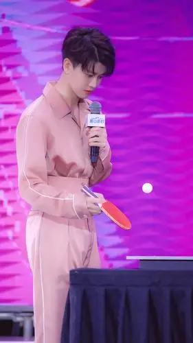 深夜给任嘉伦(国超)开个帖子,我证明任嘉伦很帅!