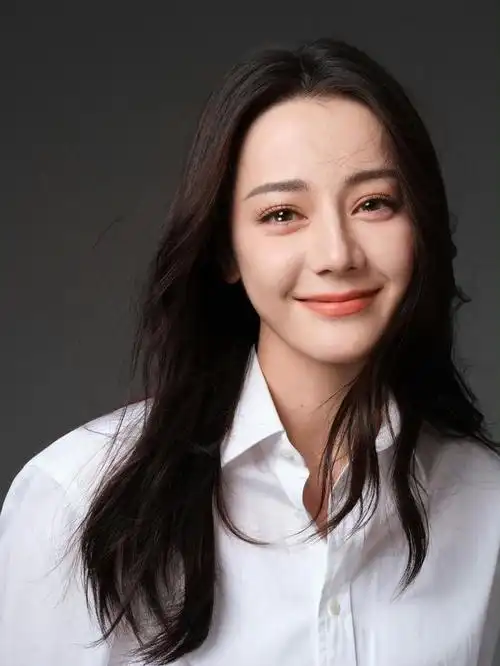 迪丽巴热眼中含泪迪丽热巴花絮照