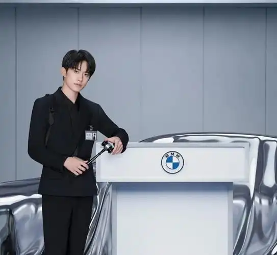 恭喜易烊千玺喜提极米新代言!开门见"玺"!