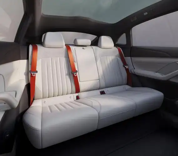 就在今天,#蔚来全新品牌乐道首款车下线#,更是#乐道l60#的内饰首次