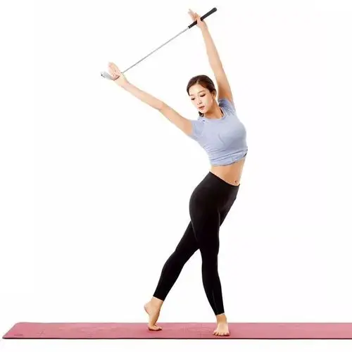 学习美女的两个关键动作,提升挥杆稳定性