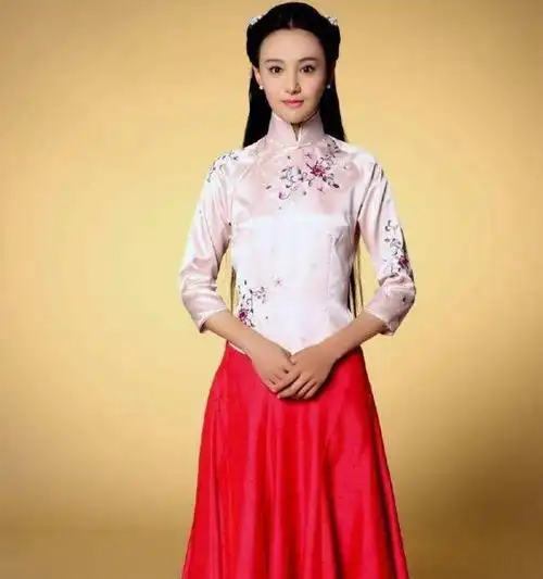 有一种"整容"叫郑爽穿旗袍,本以为会很漂亮,结果且差强人意