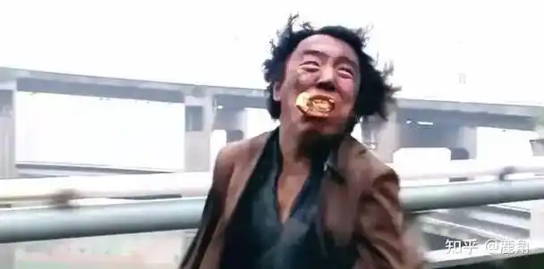 《疯狂的石头》中,黄渤饰演一个小偷,为了更好地诠释角色,他抓起下水