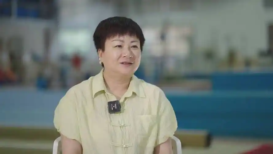 00后"劳模队长"张博恒让全网心疼,妈妈的教育秘密藏在这3次采访里