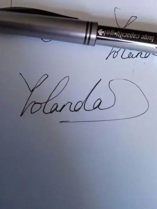 我的英文名字是yolanda 可以帮我设计一个好看的签名