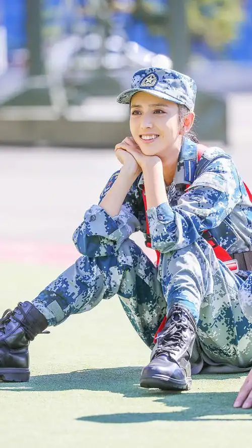 佟丽娅《真正男子汉》高清美图