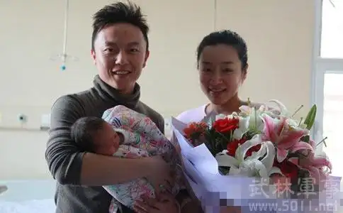 谢苗老婆竟是何彦霓 如今都已结婚生子