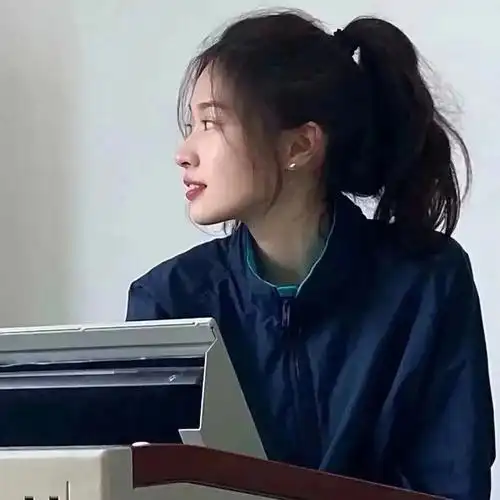 清冷气质美女头像