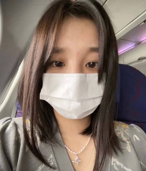 宋雨琦晒素颜自拍照脱离高清美颜与滤镜这颜值是认真的