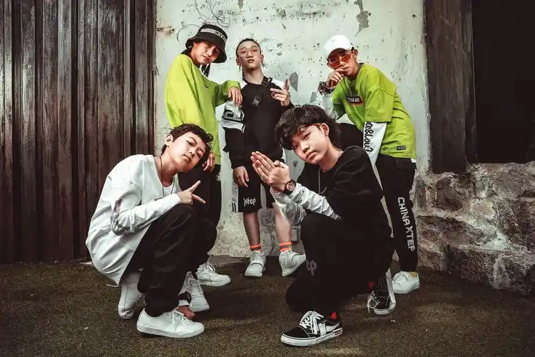 x特步跳舞鞋 青少年街舞国家队指定用鞋