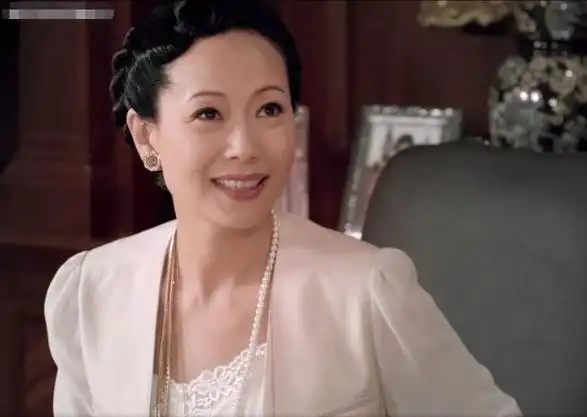 叶童,这个曾经扮演过许仙的女演员,如今已经60岁,却依然活跃在影视圈.